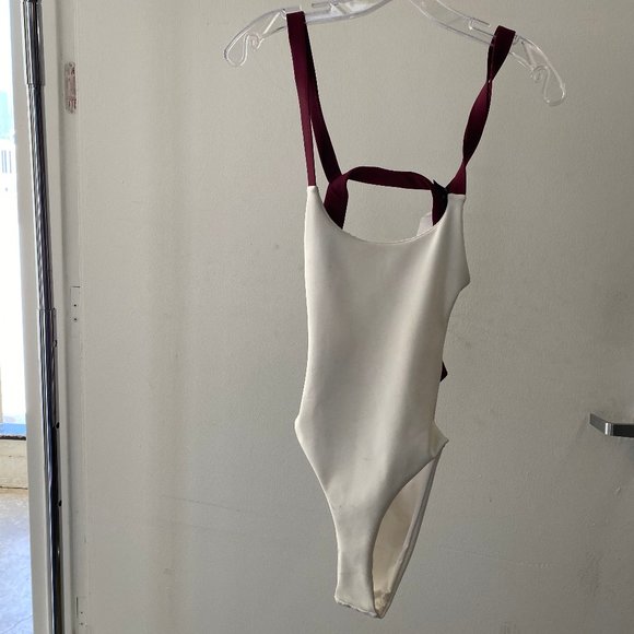 Bikini - Picture 2 of 4